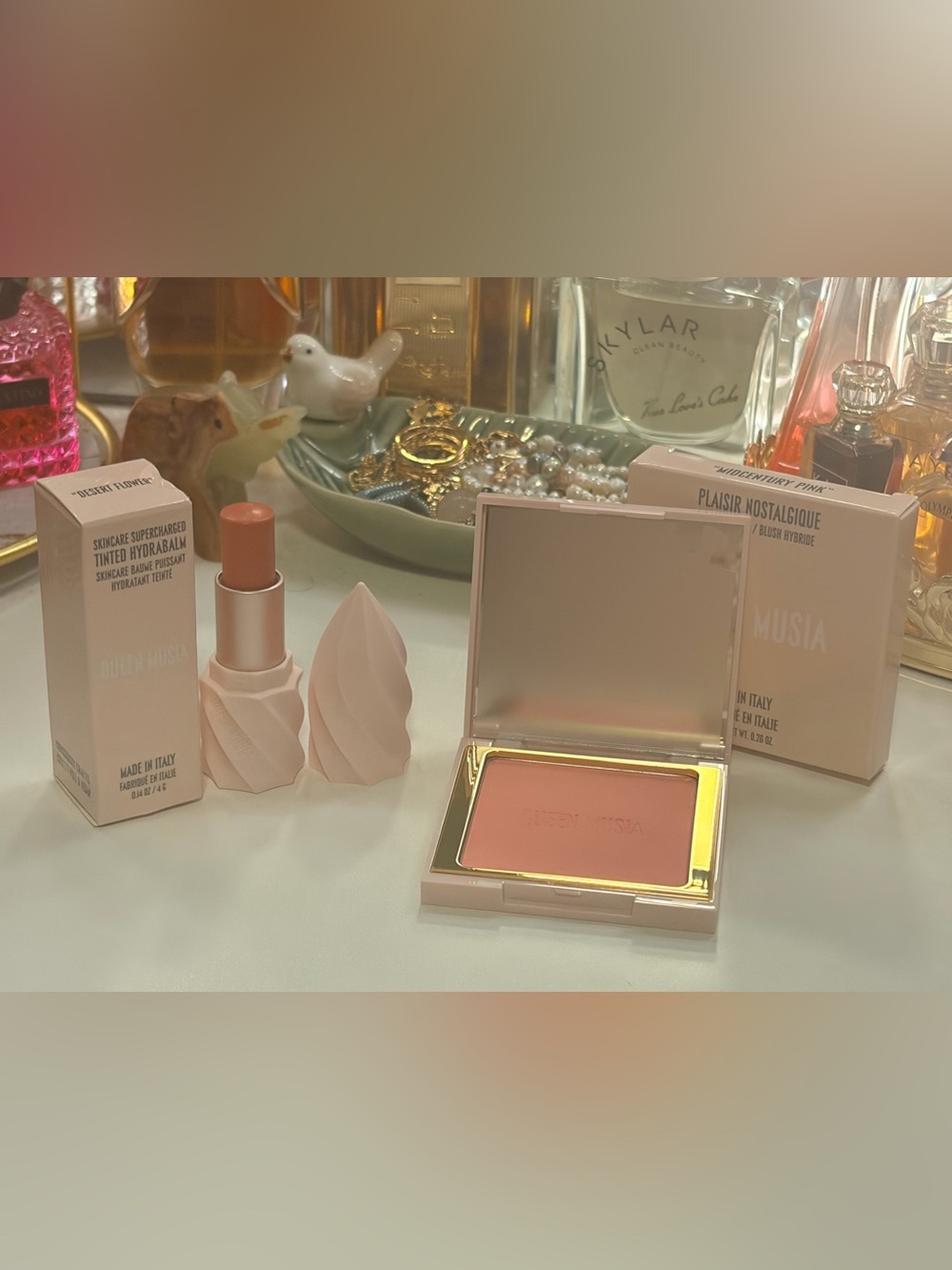 Queen Musia Plaisir Nostalgigue Hybrid Blush & Tinted Hydrabalm